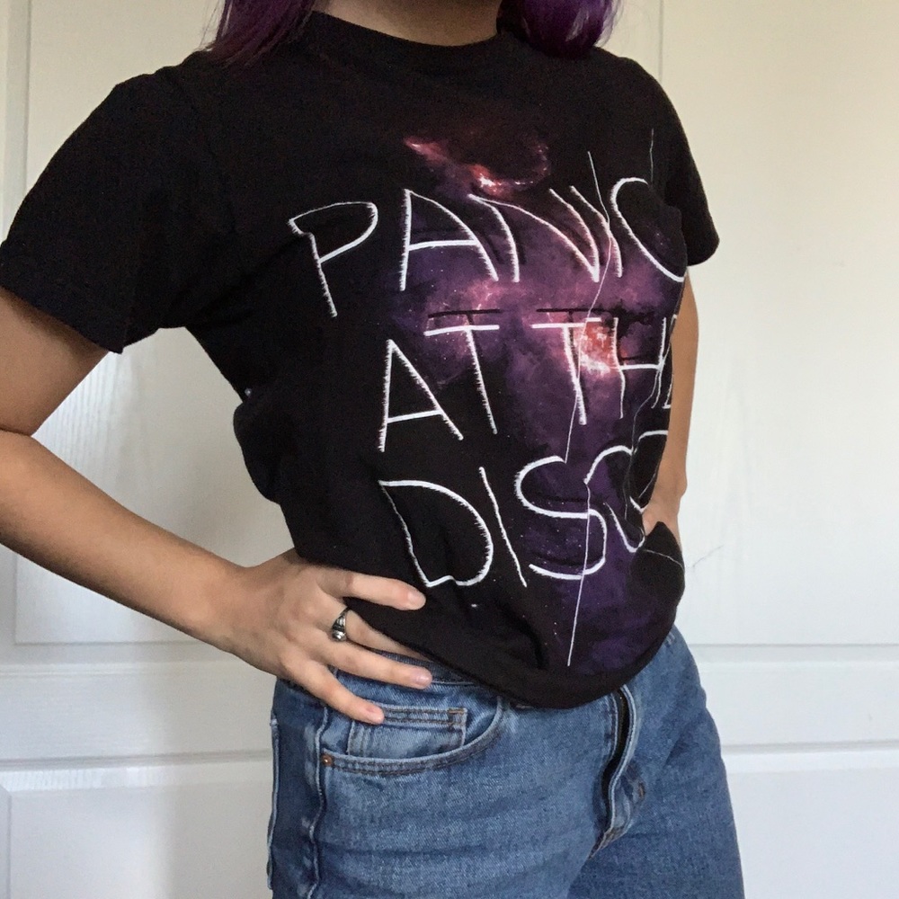 BLACK PANIC AT THE DISCO SHIRT XS
